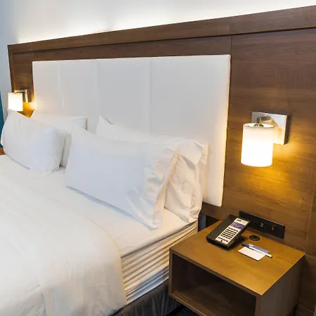 Holiday Inn Express Hollywood Walk Of Fame By Ihg-3